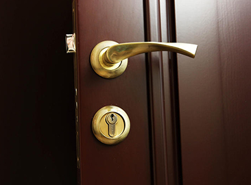 Міжкімнатні двері: як вибрати відповідну фурнітуру?